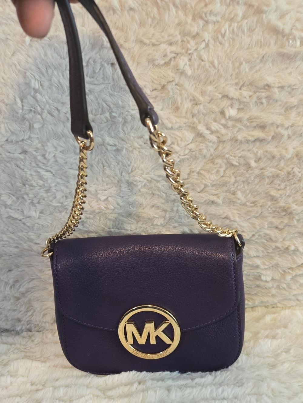 Michael Kors Purple Leather Crossbody Bag with Gold Chain EUC - Picture 3 of 6
